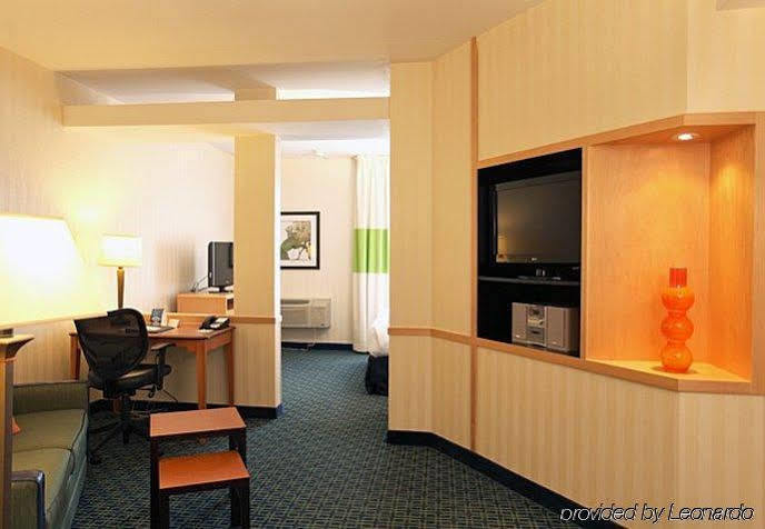 Fairfield Inn & Suites by Marriott Belleville Extérieur photo